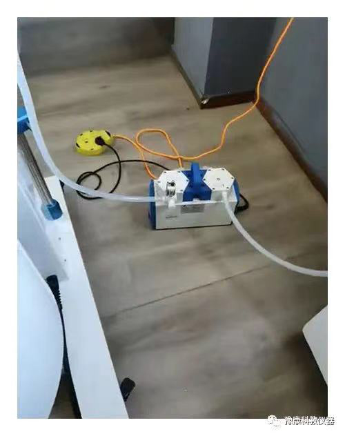 DƬ